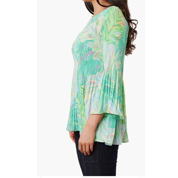 Sunny Leigh Blouse Green Pink 1X Crinkle Pattern Key Hole Flowy Top Tropical - Picture 8 of 8